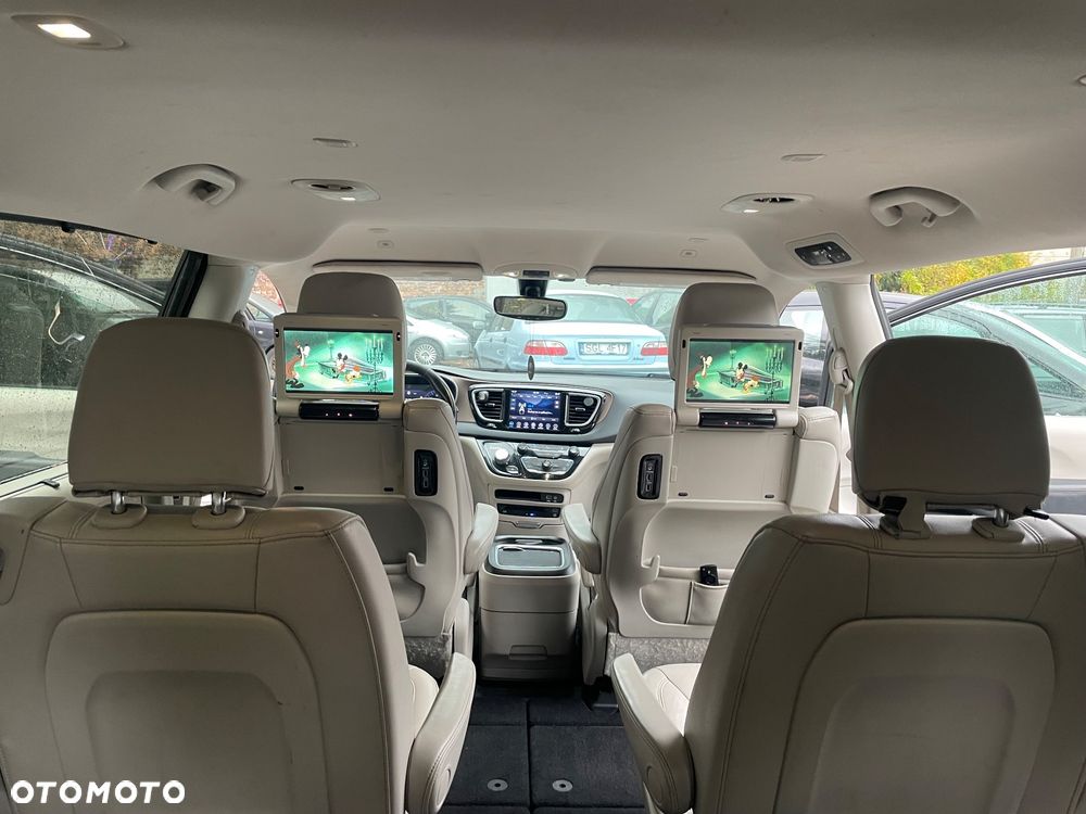 Chrysler Pacifica - 24