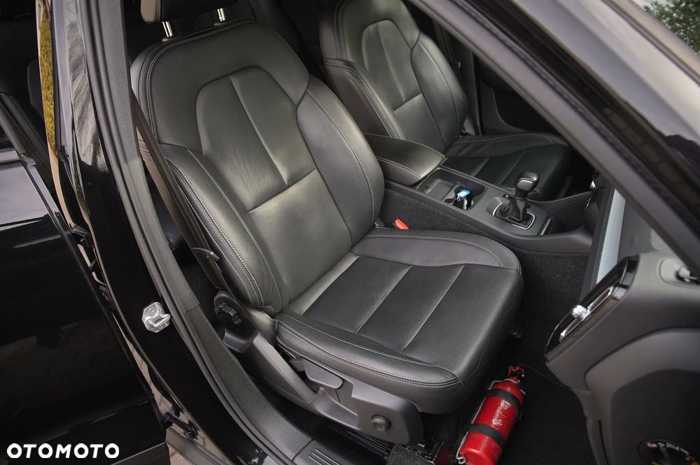 Volvo XC 40 T3 Momentum Pro - 3