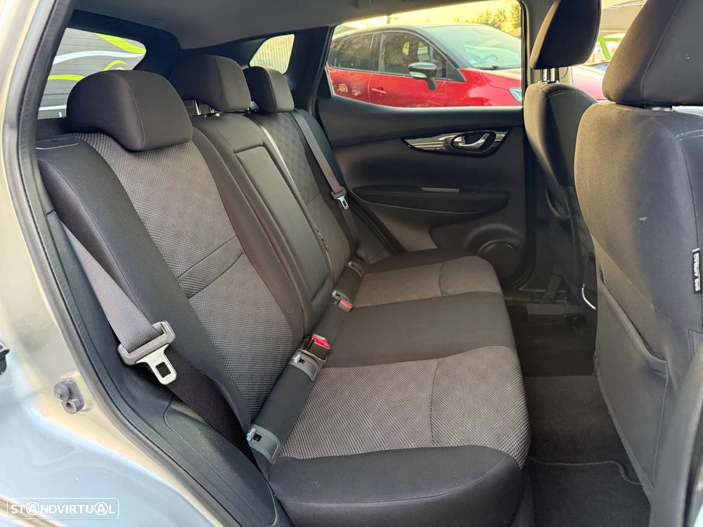 Nissan Qashqai 1.5 dCi N-Connecta - 24