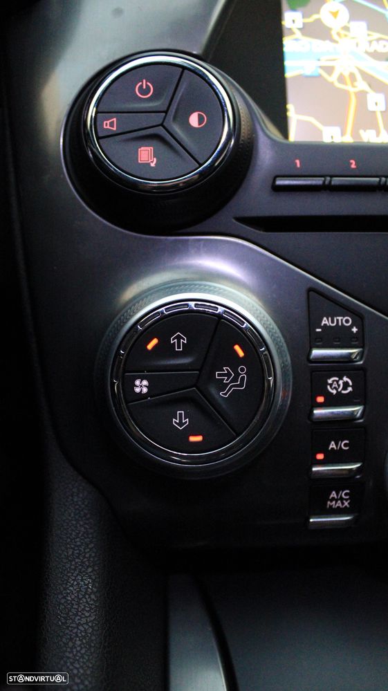 Citroën DS5 e-HDi 115 EGS6 SoChic - 17