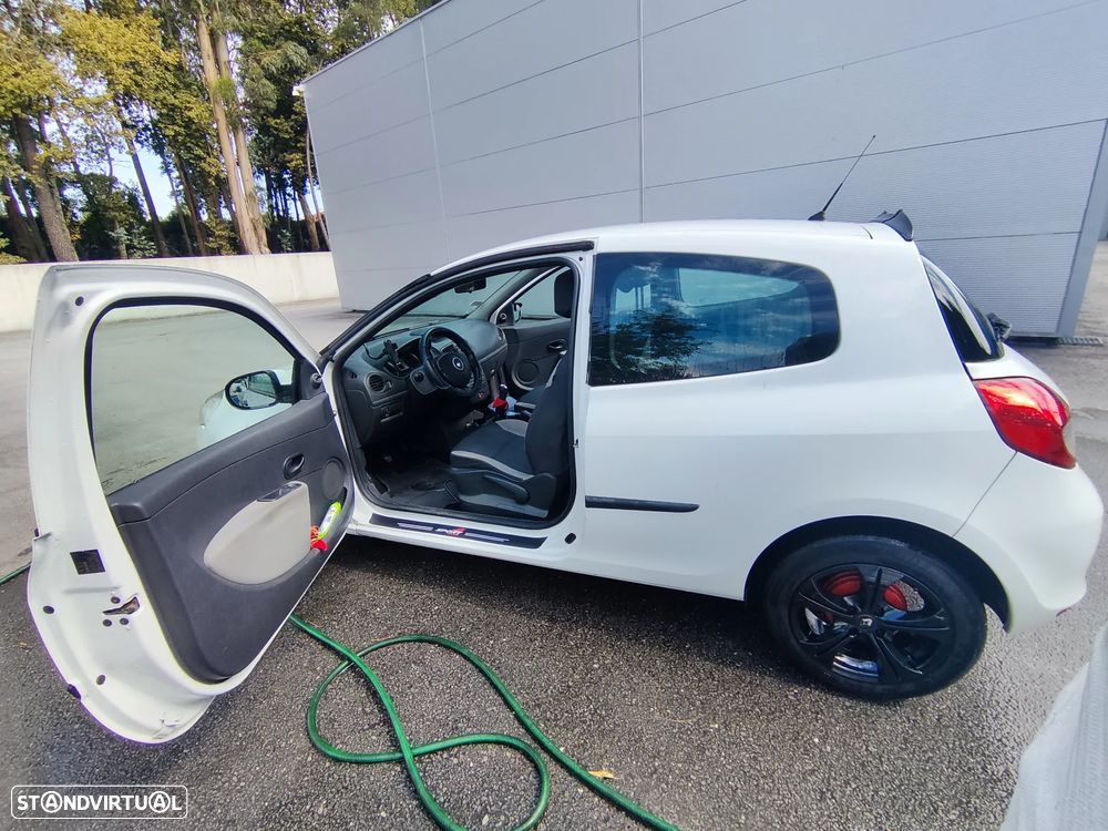 Renault Clio - 1