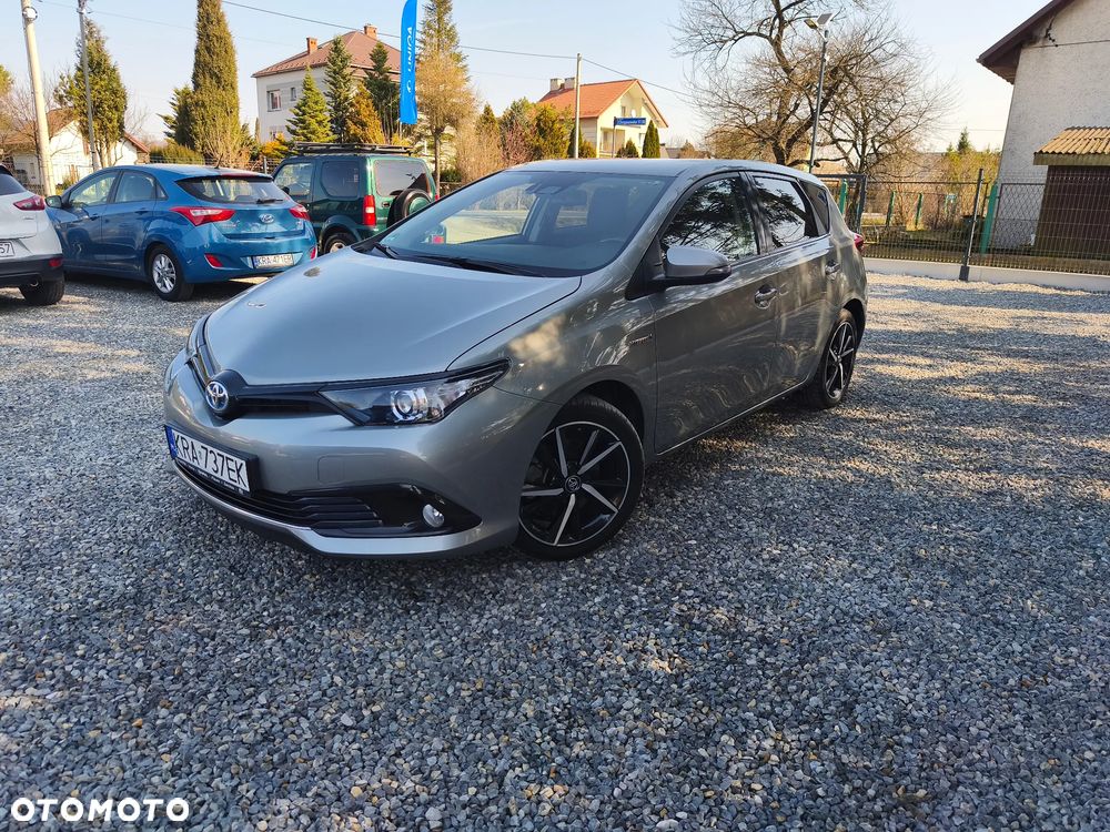 Toyota Auris 2018 photo 2