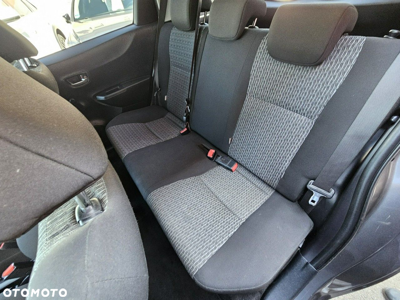 Toyota Yaris - 13