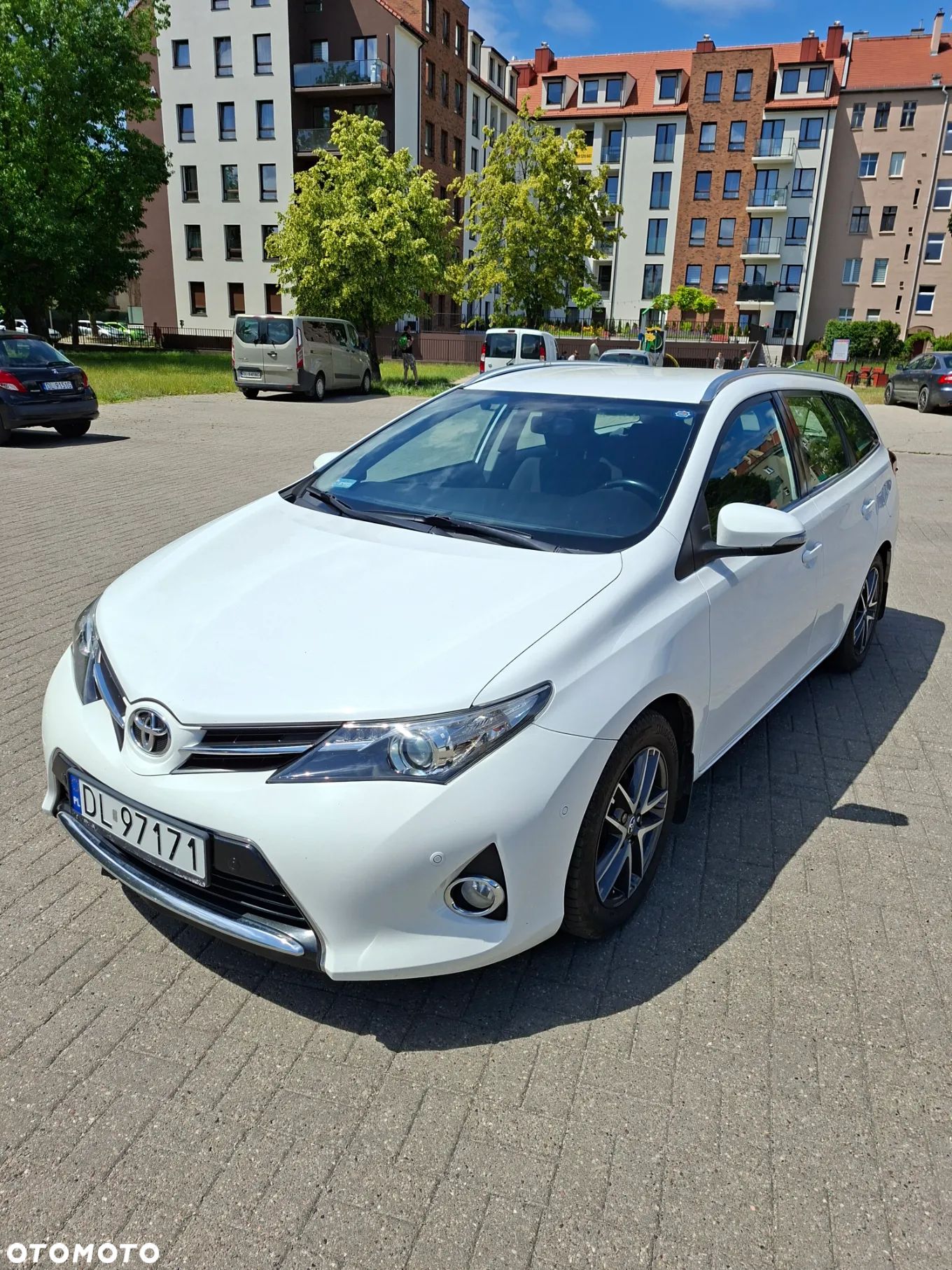 Toyota Auris 1.6 Premium Comfort - 1