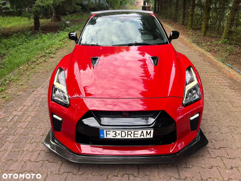 Nissan GT-R - 3