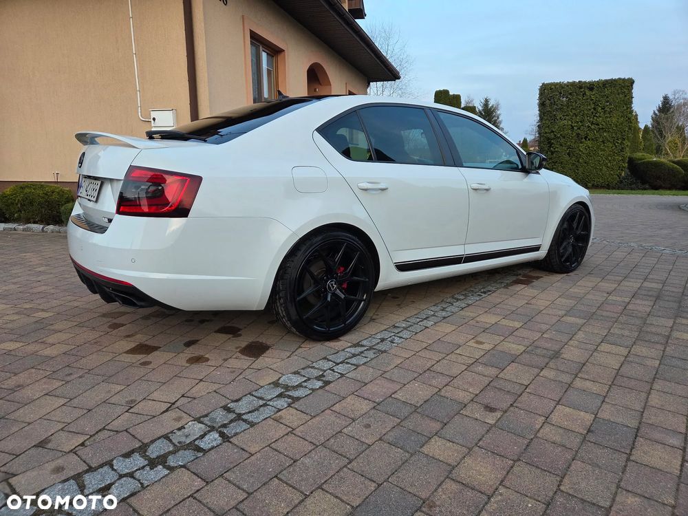 Skoda Octavia 2.0 TDI RS Challenge DSG - 9