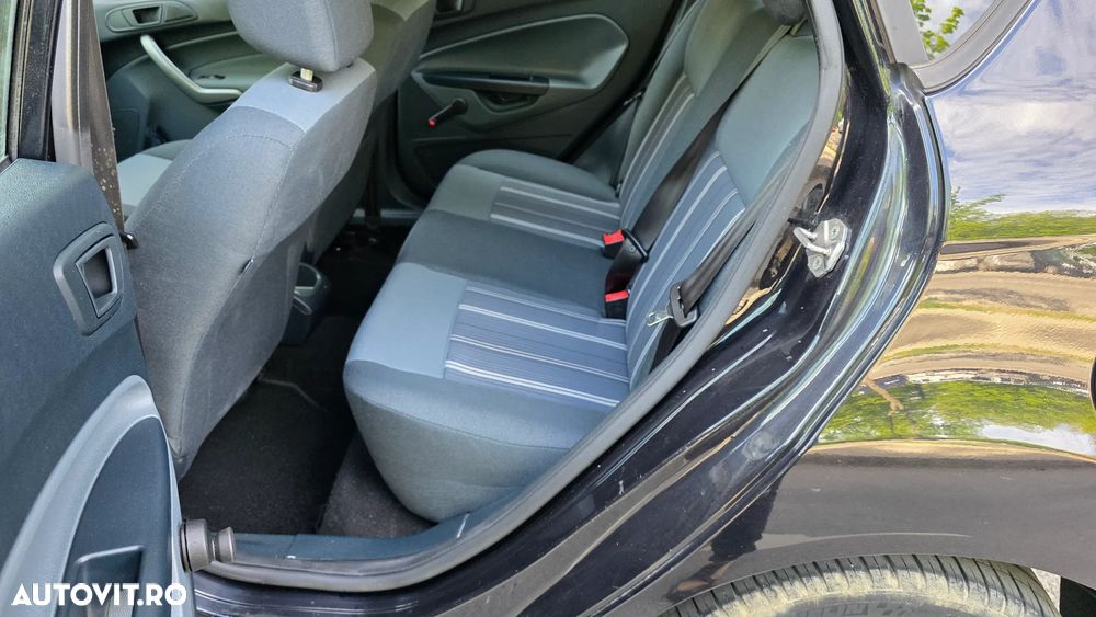 Ford Fiesta 1.4i Titanium - 11