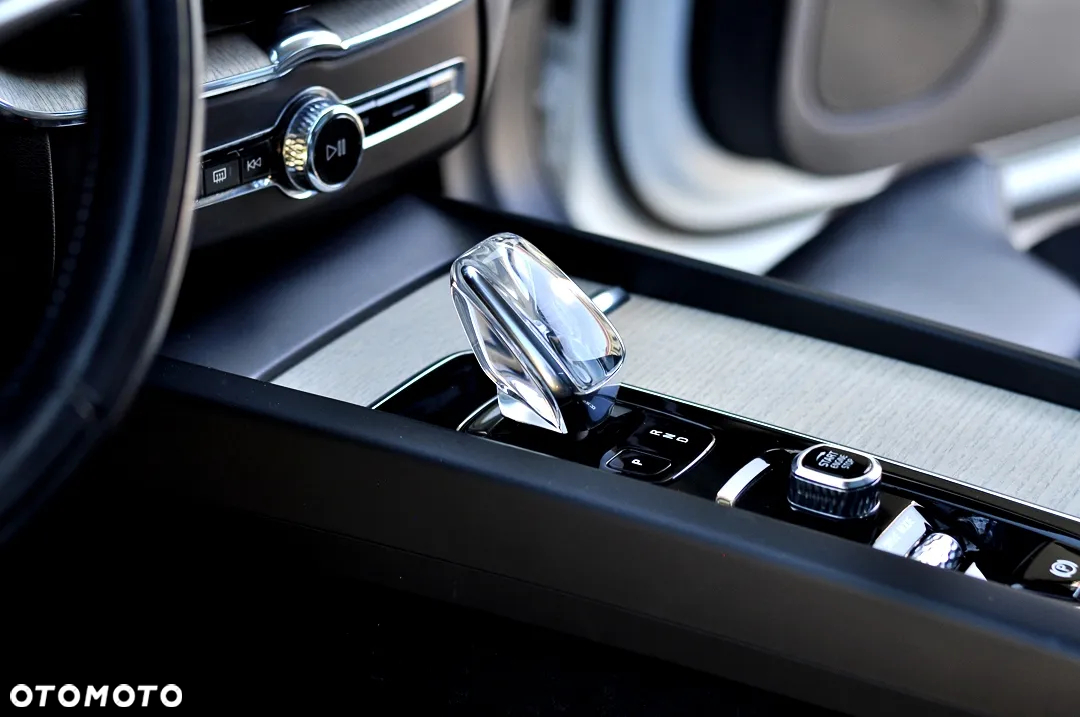 Volvo XC 60 T8 Twin Engine AWD Geartronic Inscription - 32