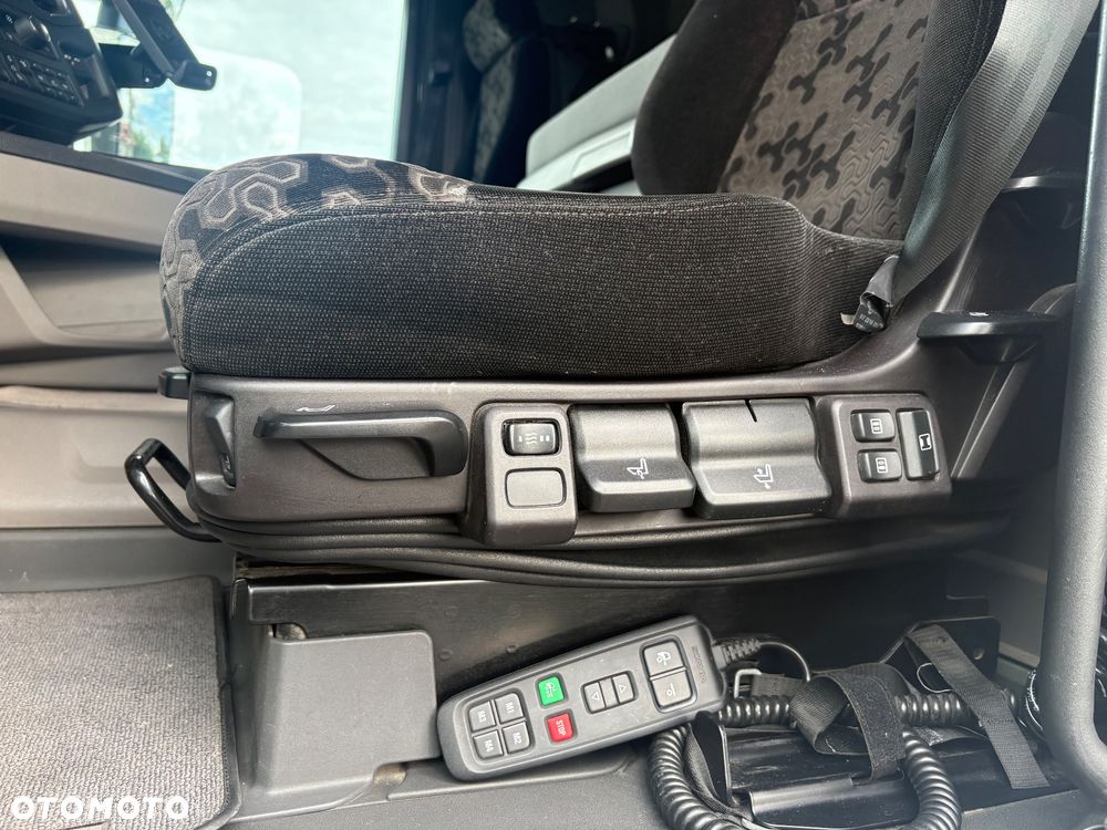 Scania R 450 | RETARDER | FULL LED | CAŁA NA PODUSZKACH | KLIMA POSTOJOWA | DWA ZBIORNIKI | NAWIGACJA | NOWE SPRZĘGŁO | SPROWADZONA | SUPER STAN - 15