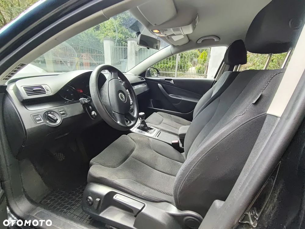 Volkswagen Passat 2.0 TDI DPF Comfortline - 22