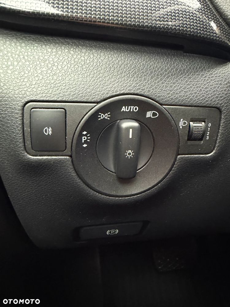 Mercedes-Benz Klasa B 180 (BlueEFFICIENCY) 7G-DCT - 22