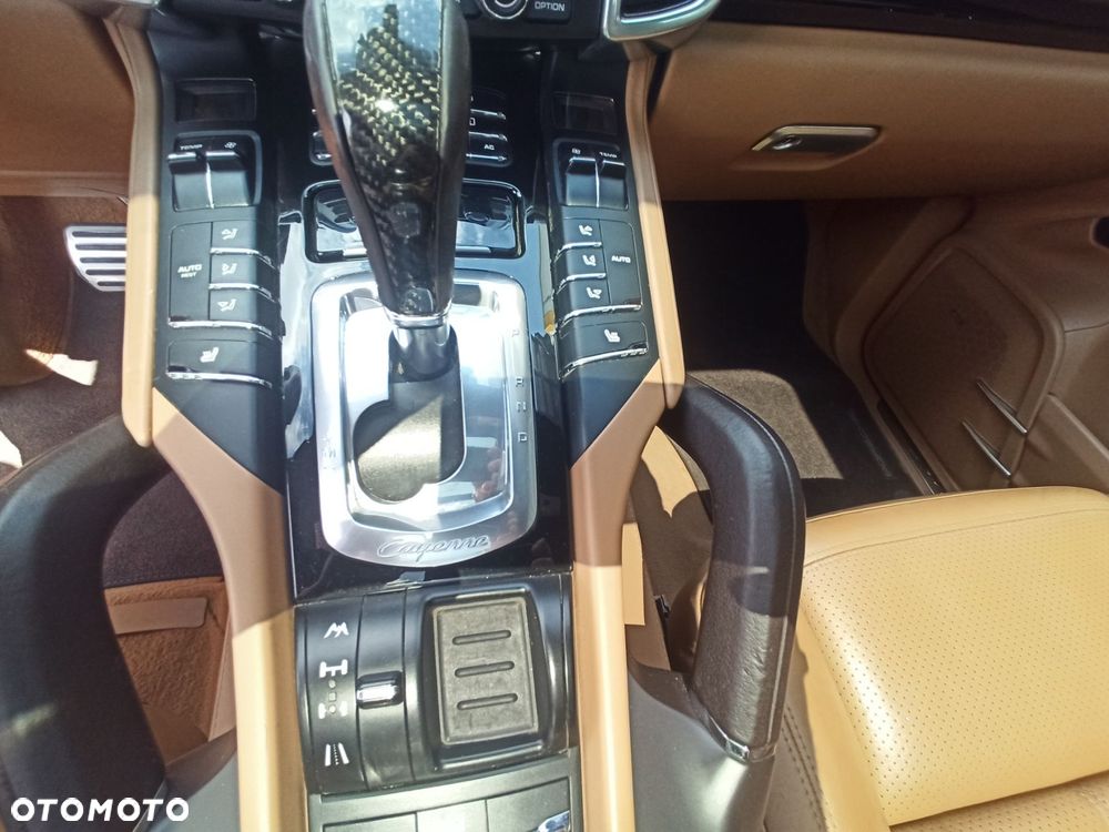 Porsche Cayenne - 15