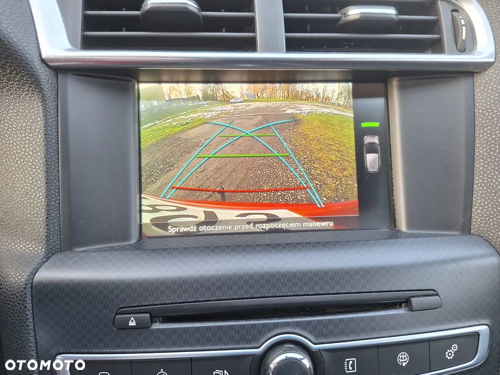 Citroën DS4 1.6 e-HDi SoChic MCP - 26