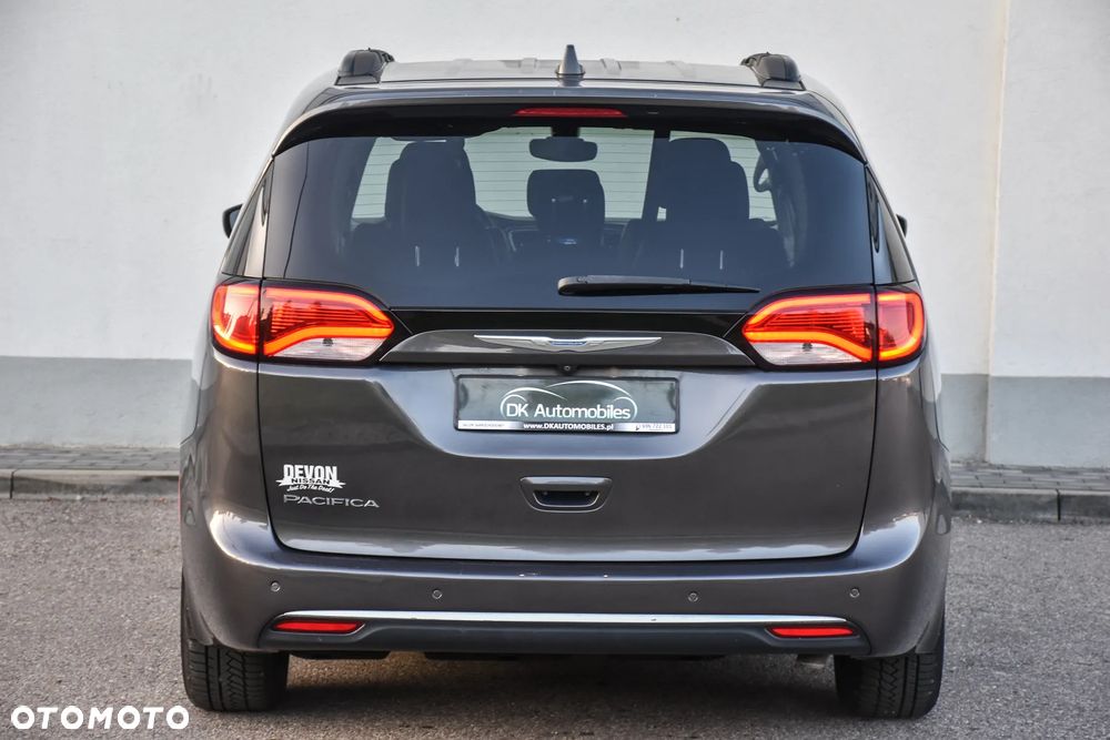 Chrysler Pacifica - 6