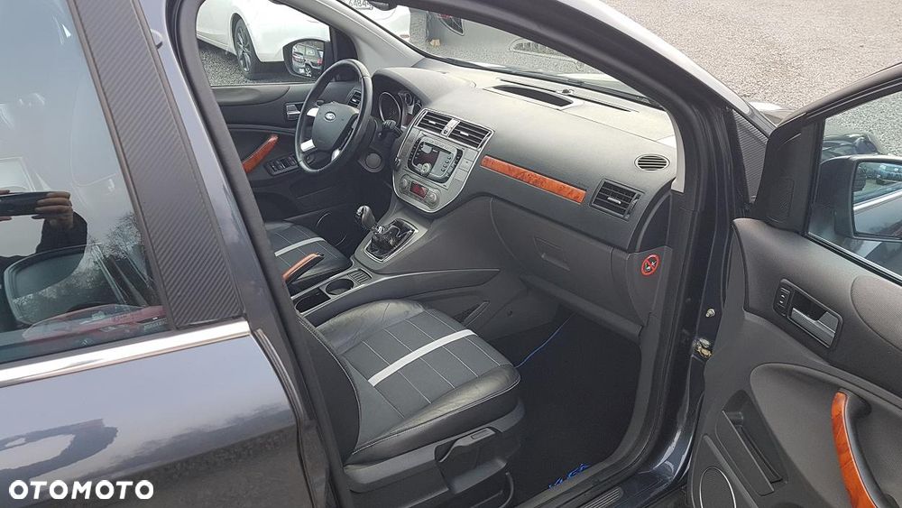 Ford Kuga 2.0 TDCi 4x4 Titanium - 24