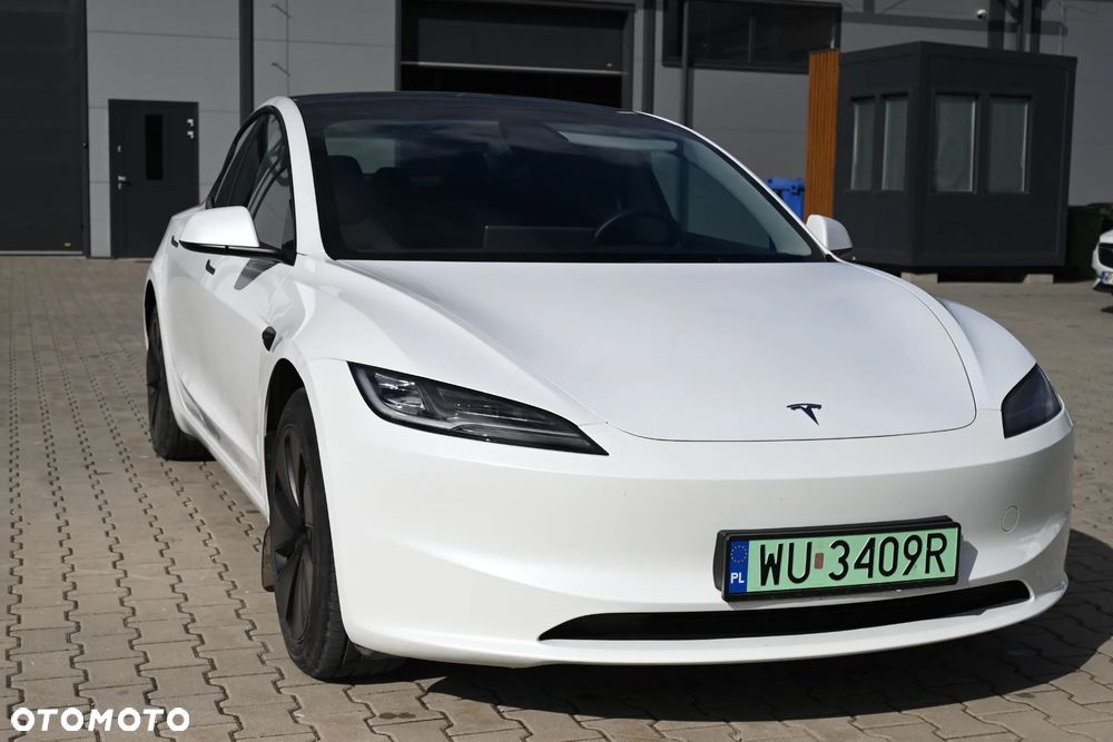 Tesla Model 3 - 6