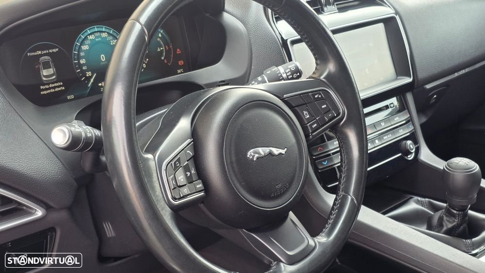 Jaguar F-Pace 20d AWD Prestige - 24