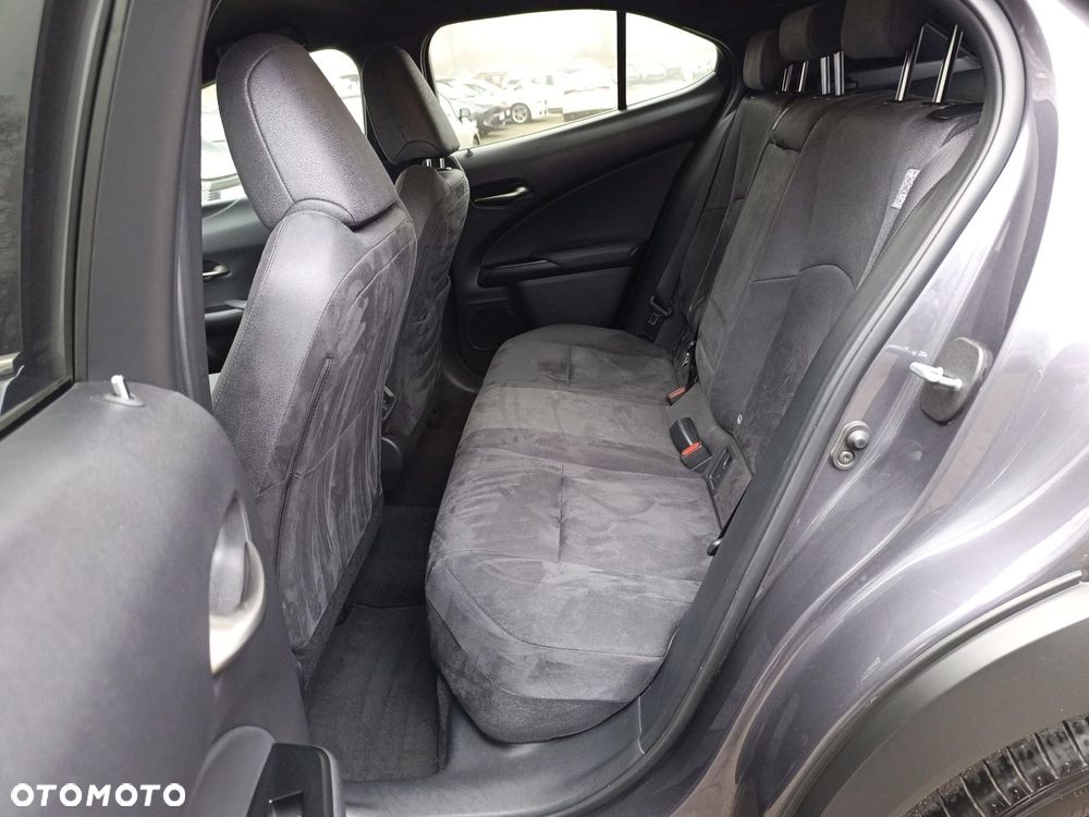 Lexus UX - 27