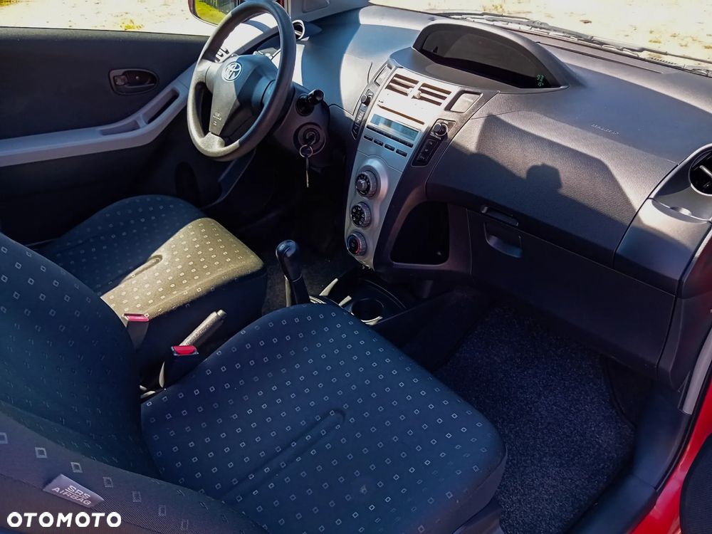 Toyota Yaris 1.3 VVT-i Sol - 6