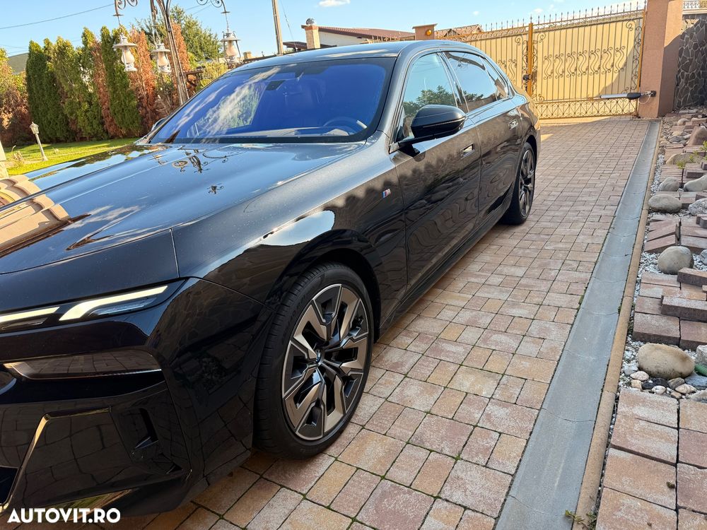 BMW Seria 7 740d xDrive MHEV - 11