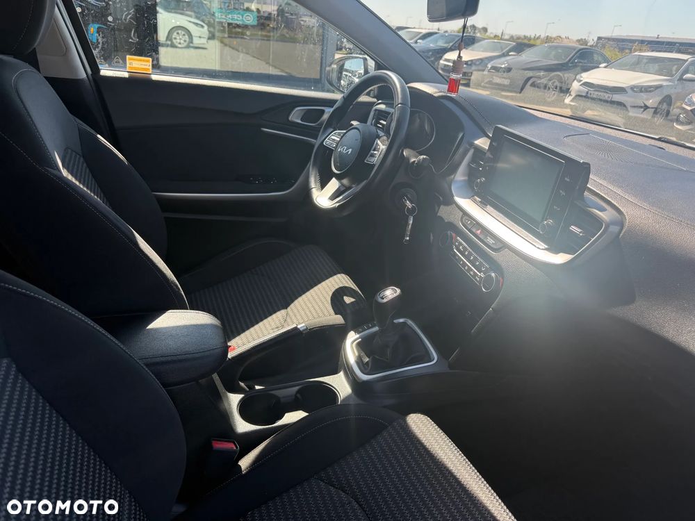 Kia Ceed 1.5 T-GDI M - 9