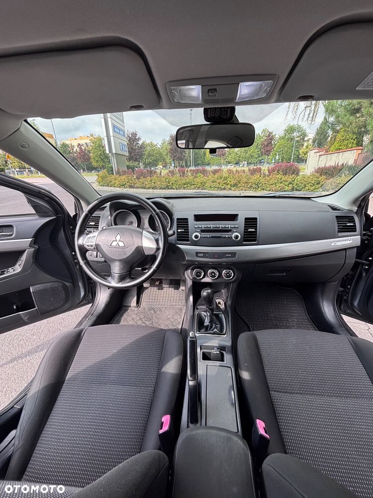 Mitsubishi Lancer 1.5 Invite - 5