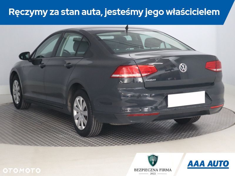 Volkswagen Passat - 6