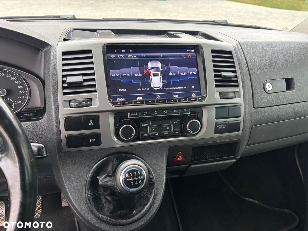 Volkswagen Caravelle - 10