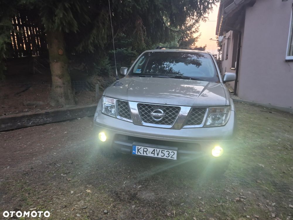 Nissan Pathfinder 2.5 D XE - 9