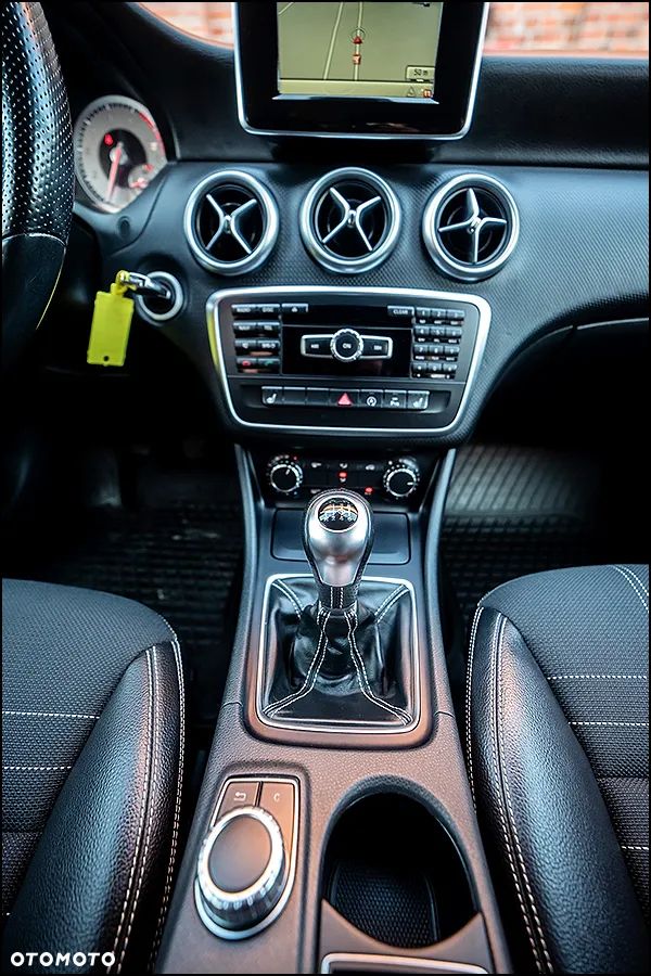 Mercedes-Benz Klasa A 180 (BlueEFFICIENCY) Urban - 23