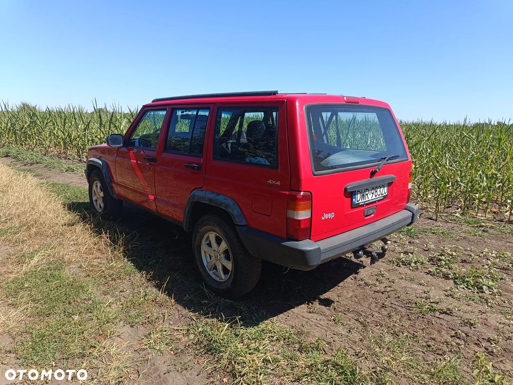 Jeep Cherokee 2.5 Sport - 13