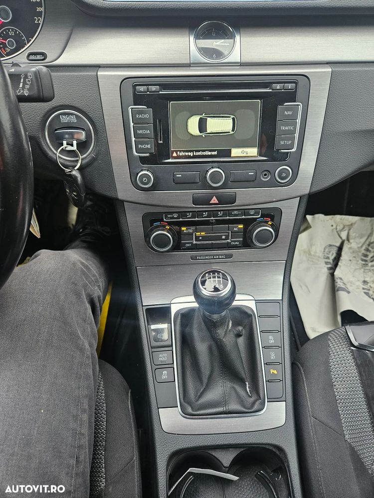 Volkswagen Passat Variant 2.0 TDI BlueMotion Technology Comfortline - 11