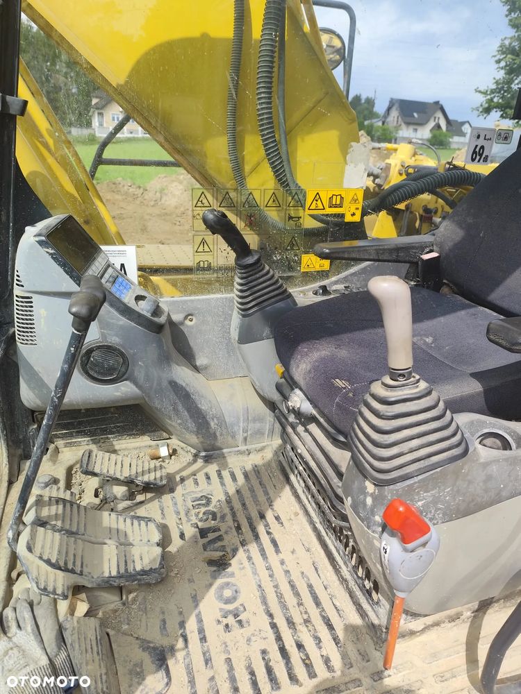 Komatsu PC210 - 7