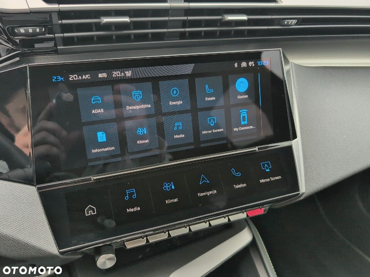 Peugeot 408 - 24