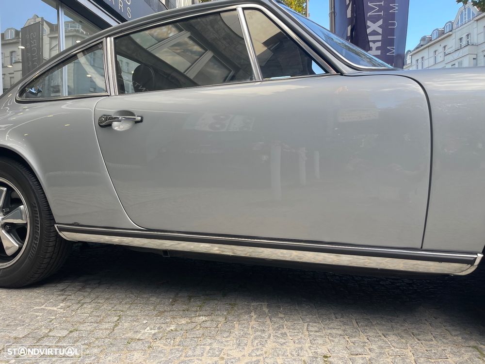 Porsche 911 Série F - 20