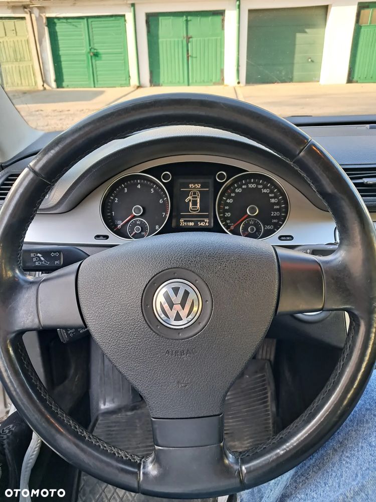 Volkswagen Passat 1.8 TSI Comfortline - 11