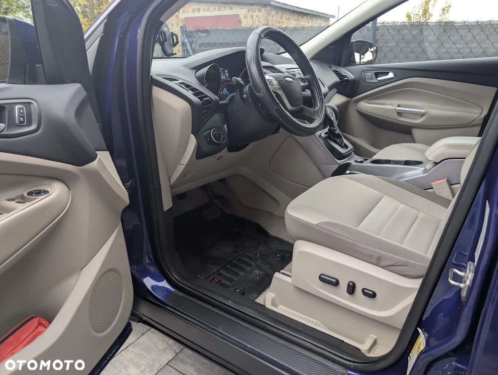 Ford Escape 2.0 EcoBoost AWD Titanium - 22