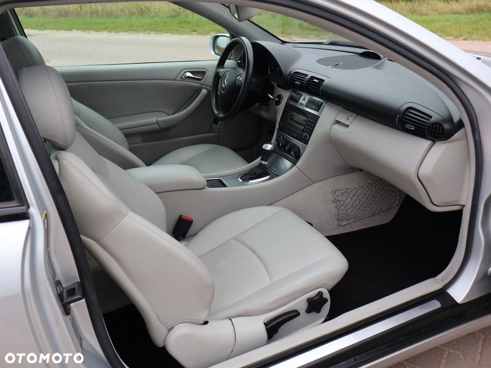 Mercedes-Benz Klasa C 160 Kompressor Sportcoupe Automatik - 23