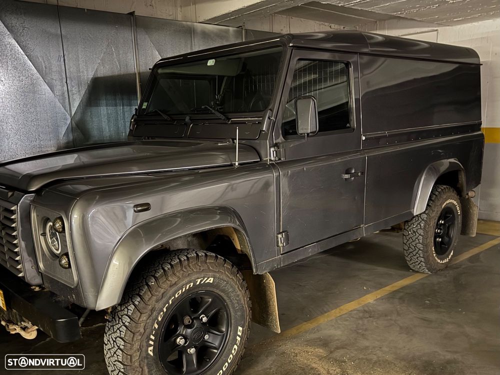 Land Rover Defender 110 - 7