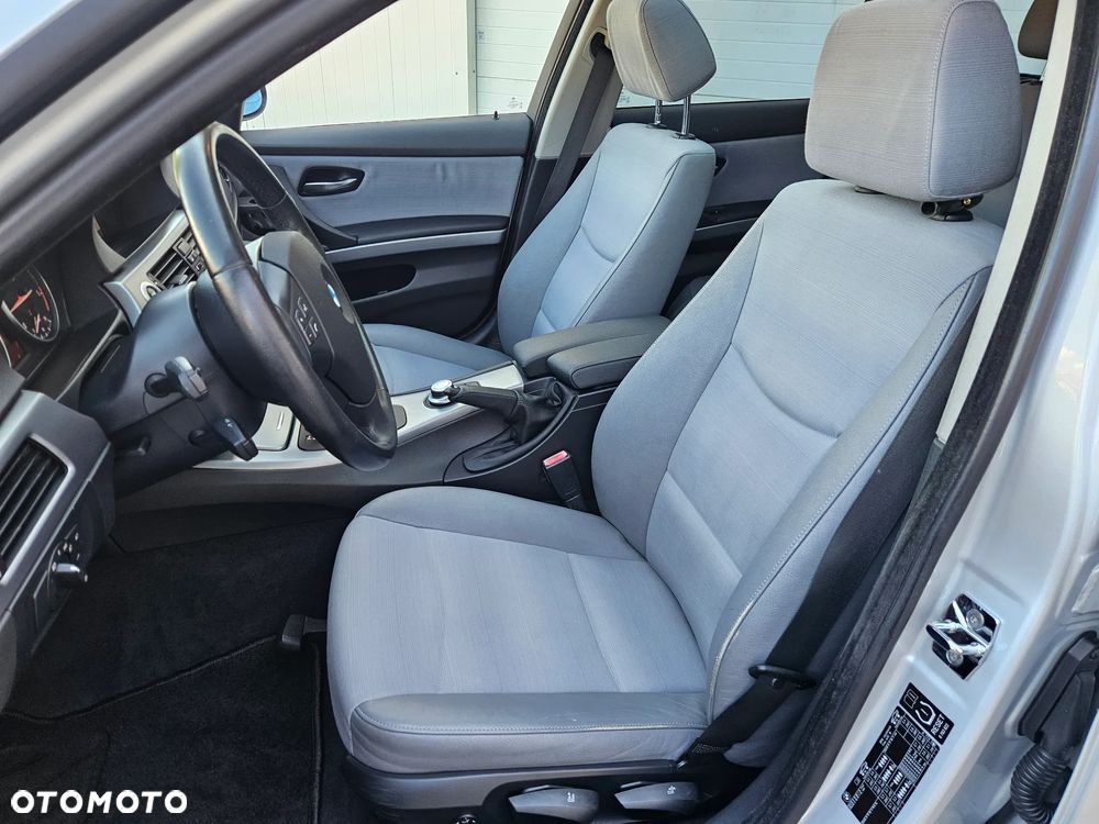 BMW Seria 3 320d DPF - 17
