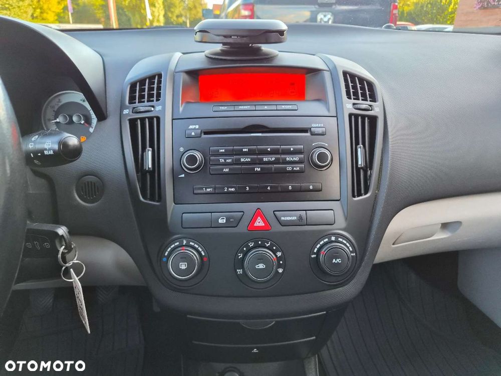 Kia Ceed - 24
