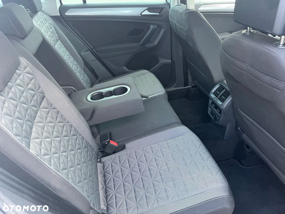 Volkswagen Tiguan - 12