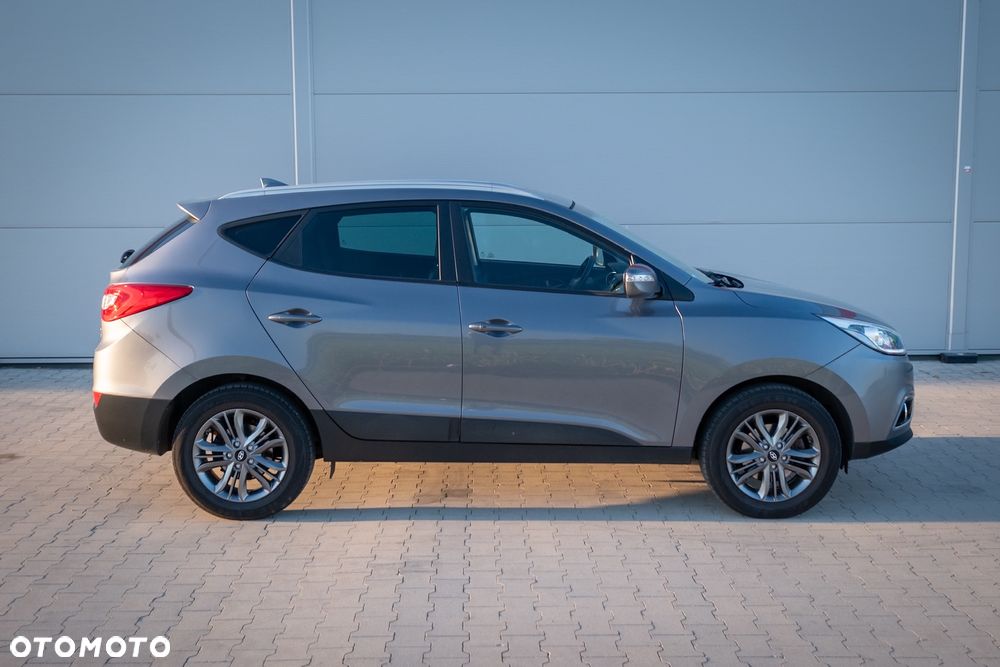 Hyundai ix35 2.0 CRDi 4WD Fifa World Cup Gold Edition - 29