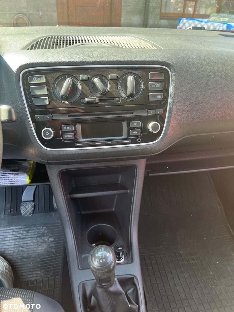 Volkswagen up! (BlueMotion Technology) move - 5