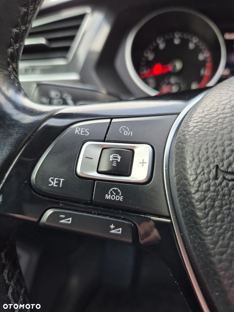 Volkswagen Tiguan - 28