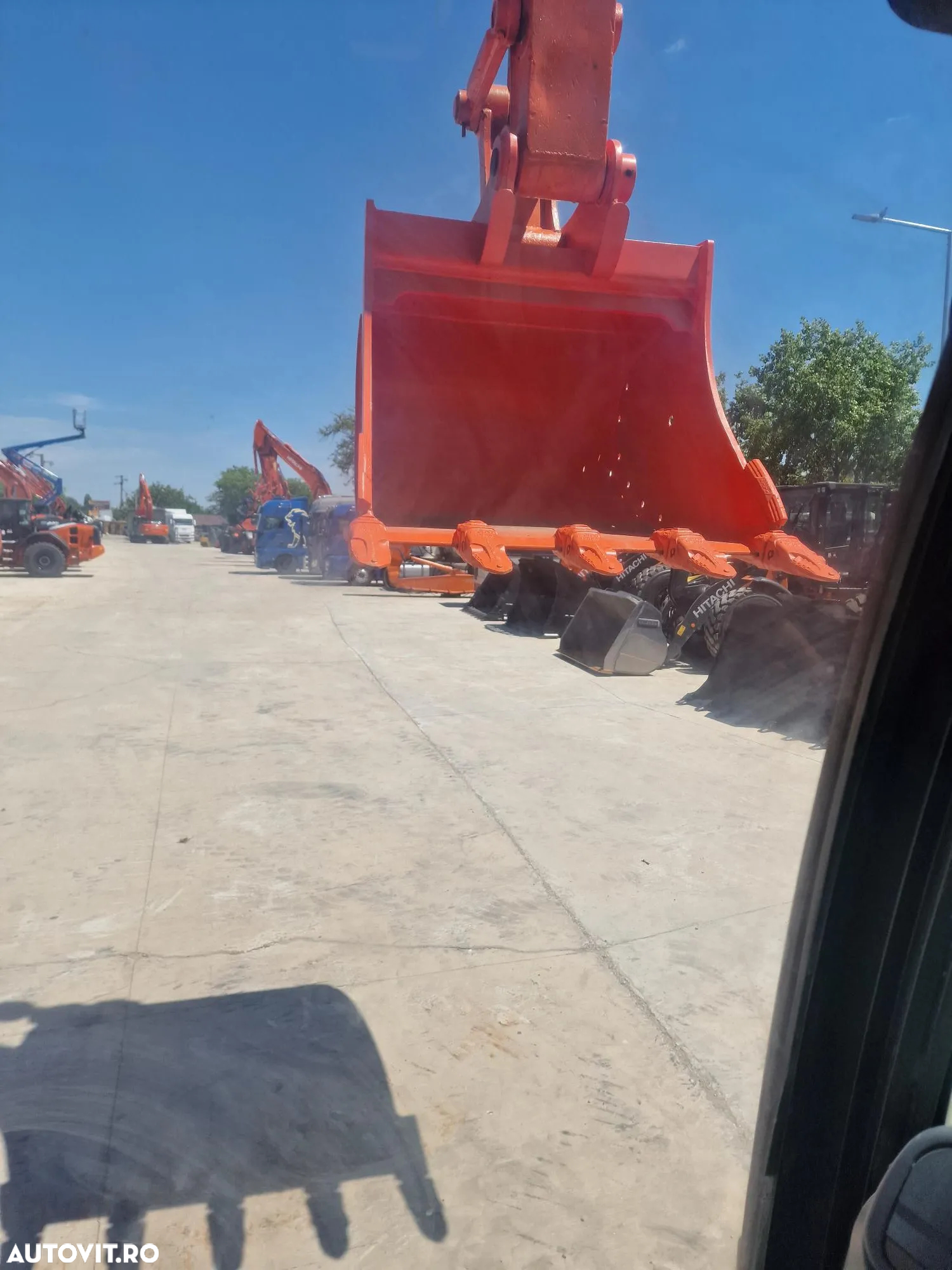 Hitachi ZX210, 2018, 8.114h, 22 tone-78900 EUR+Tva, latime 2,49m, Ins picon, protectie acoperis cabina, Aer conditinoat climatronic, STARE FOARTE BUNA, posibilitate leasing 3 ani-PROMOTIE 78900 EUR+Tva - 8