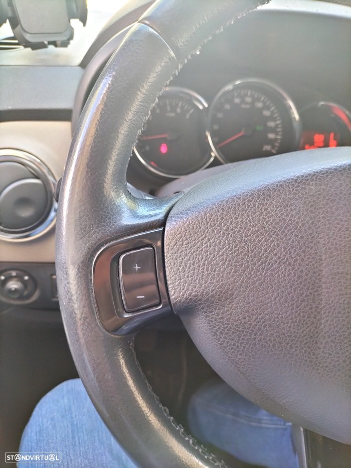 Dacia Lodgy TCe 115 Stepway - 16