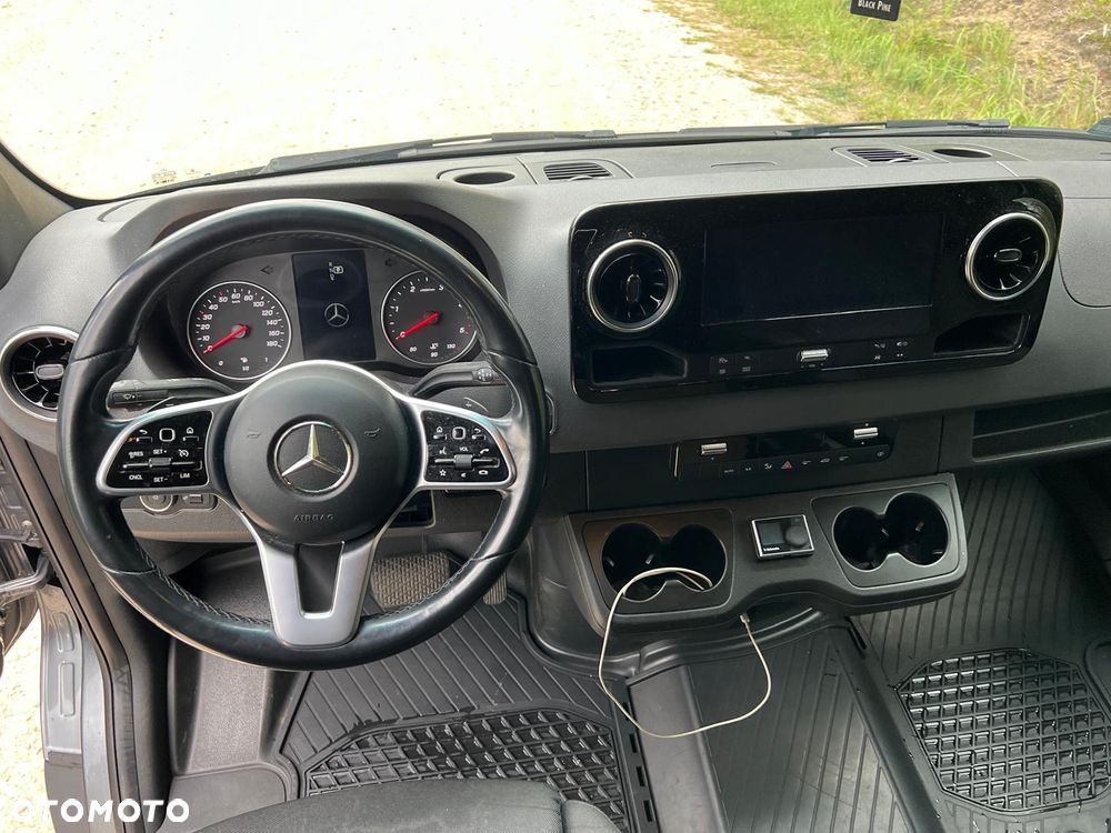 Mercedes-Benz Sprinter 319 V6 - 11