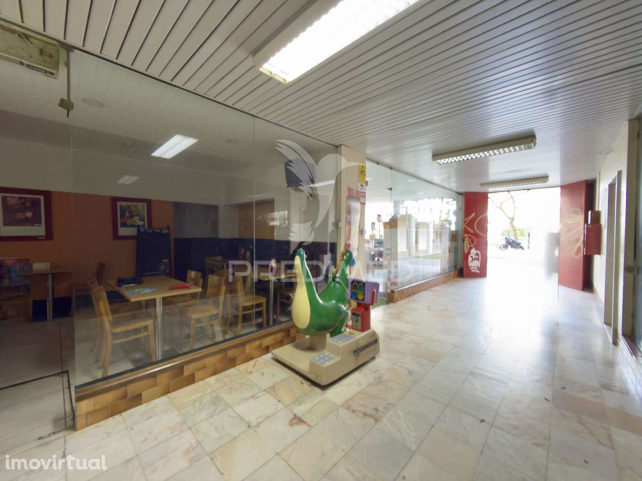 Venda de Loja-Café no Centro de Almada - Grande imagem: 3/22