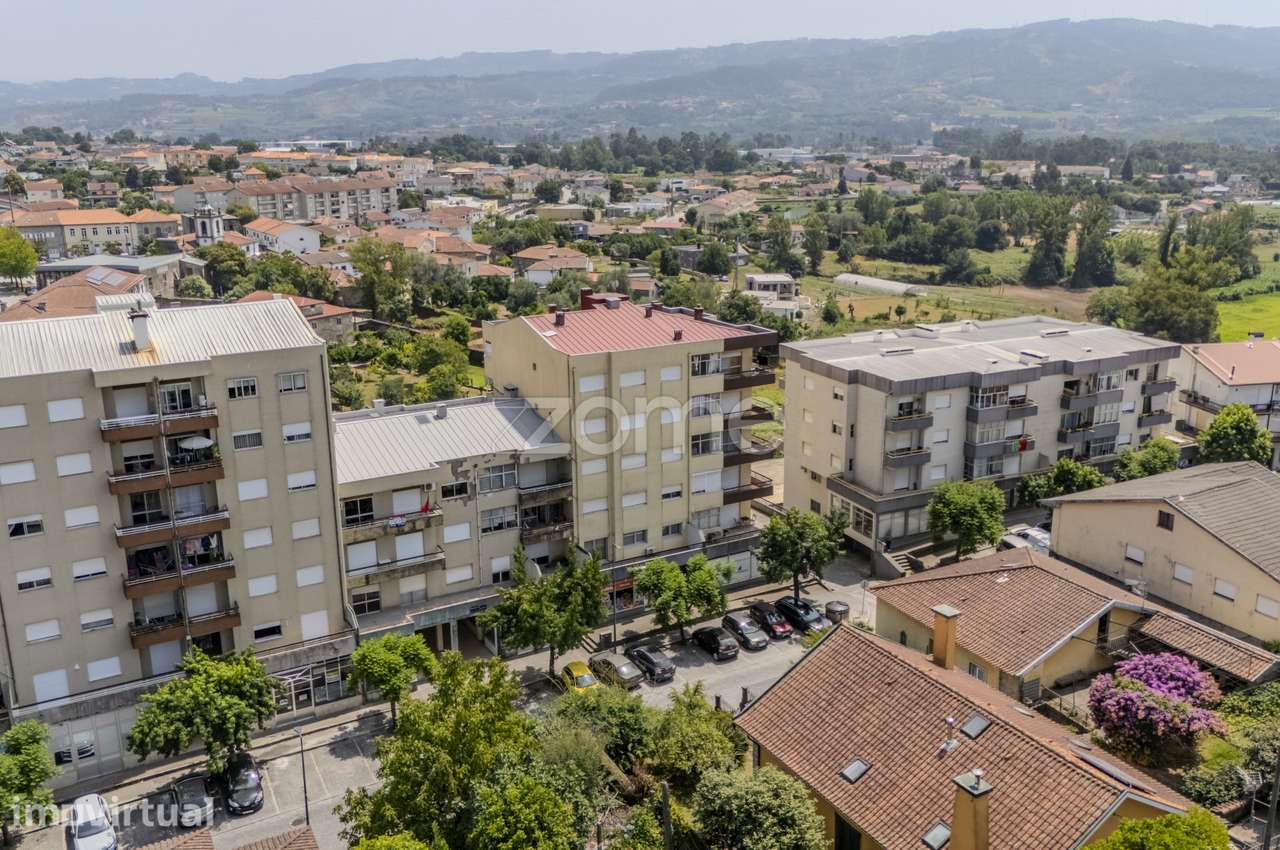 Apartamento T3 Remodelado com Terraço e Garagem - Amares - Grande imagem: 5/34